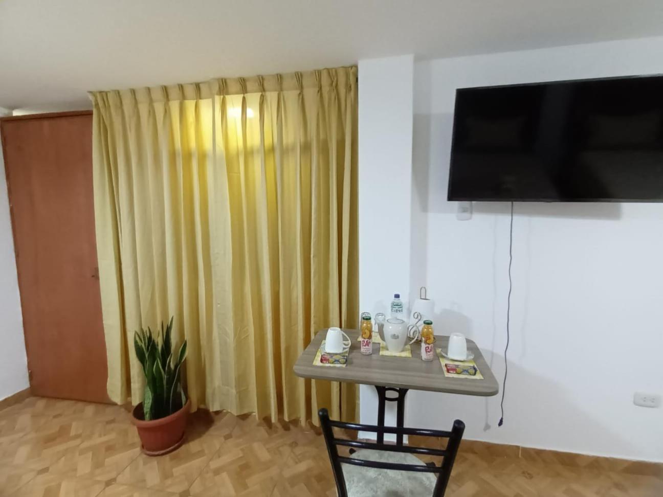 리마 Right Across From The Airport - Free Shuttle - A Y J Familia 아파트 외부 사진
